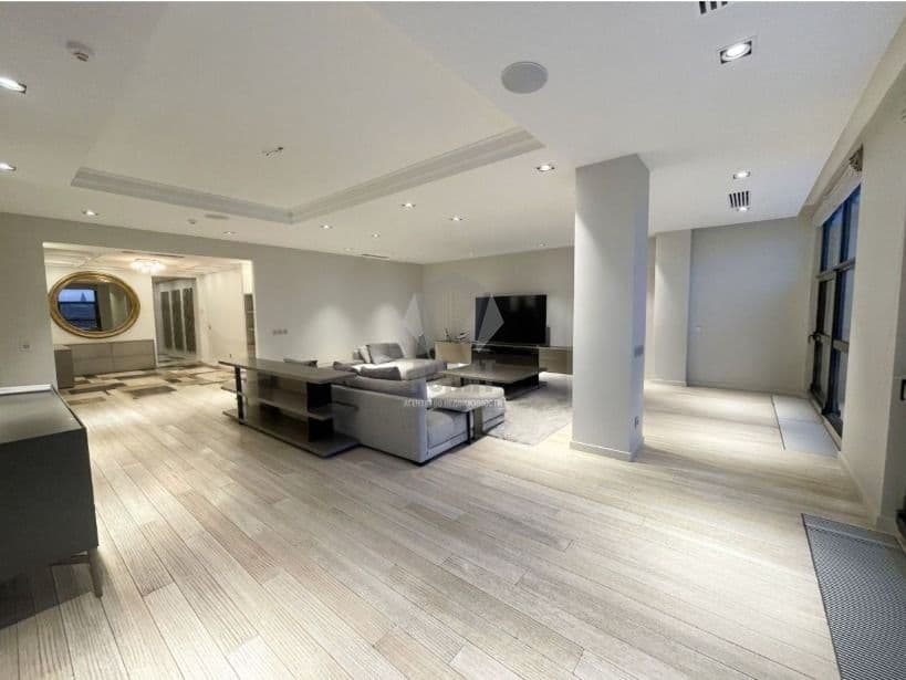 3-к. квартира, 240,5 м², 16/18 эт.