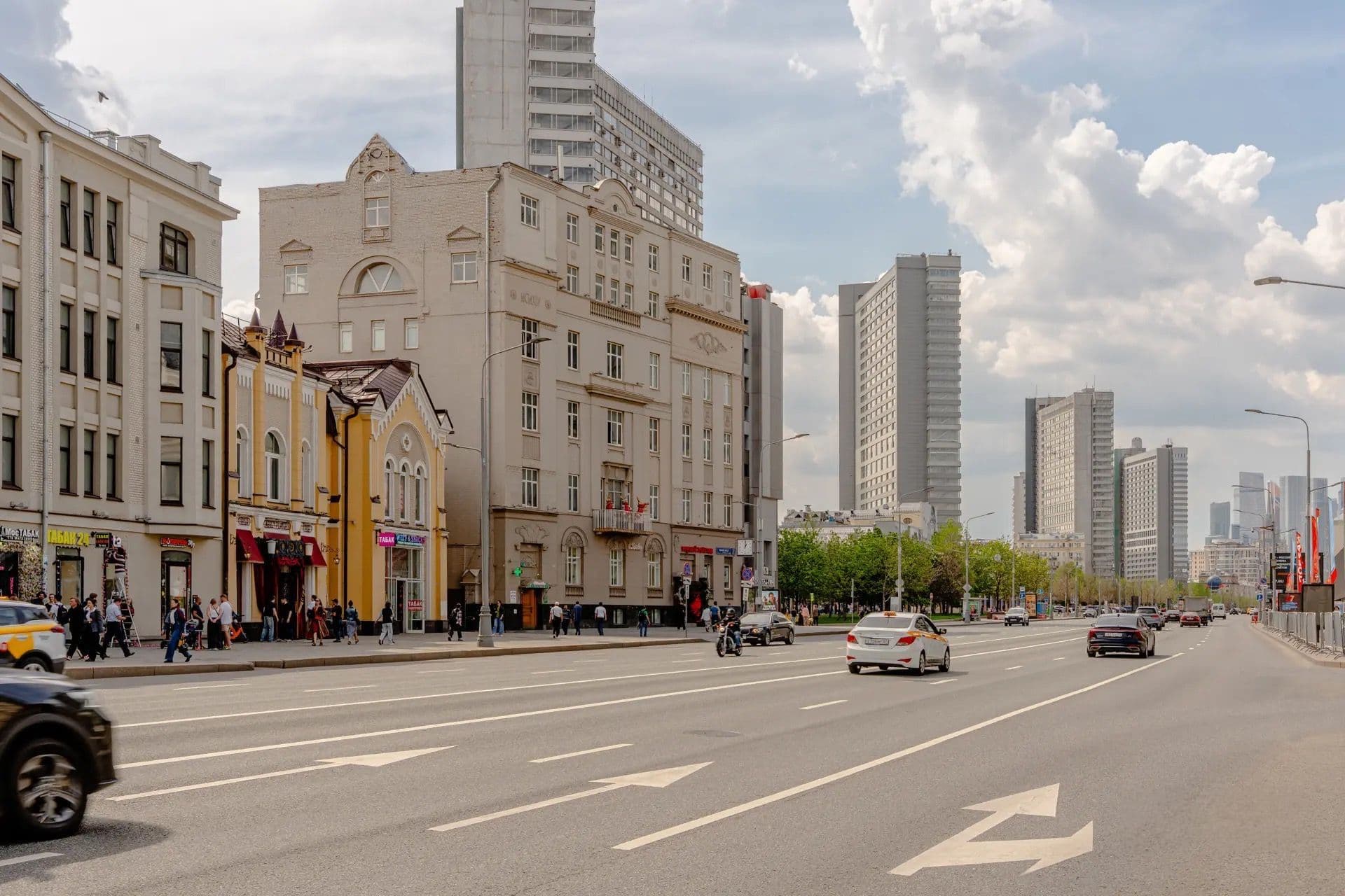 Торговая площадь Новый Арбат, 5 718.3м